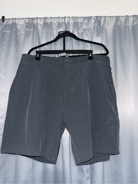 Vuori Men's Flat Front Charcoal Shorts
